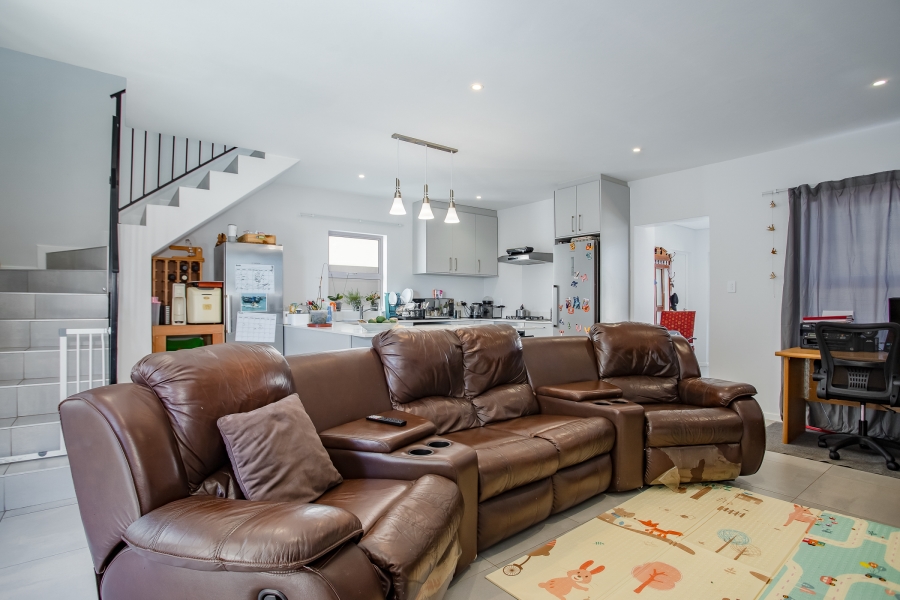 3 Bedroom Property for Sale in Mountain Crest Private Estate Western Cape